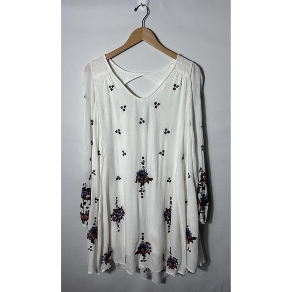 Free People Dresses & Skirts - Free People Embroidered Dress Womens Small White Floral Boho V Neck Swing Lined